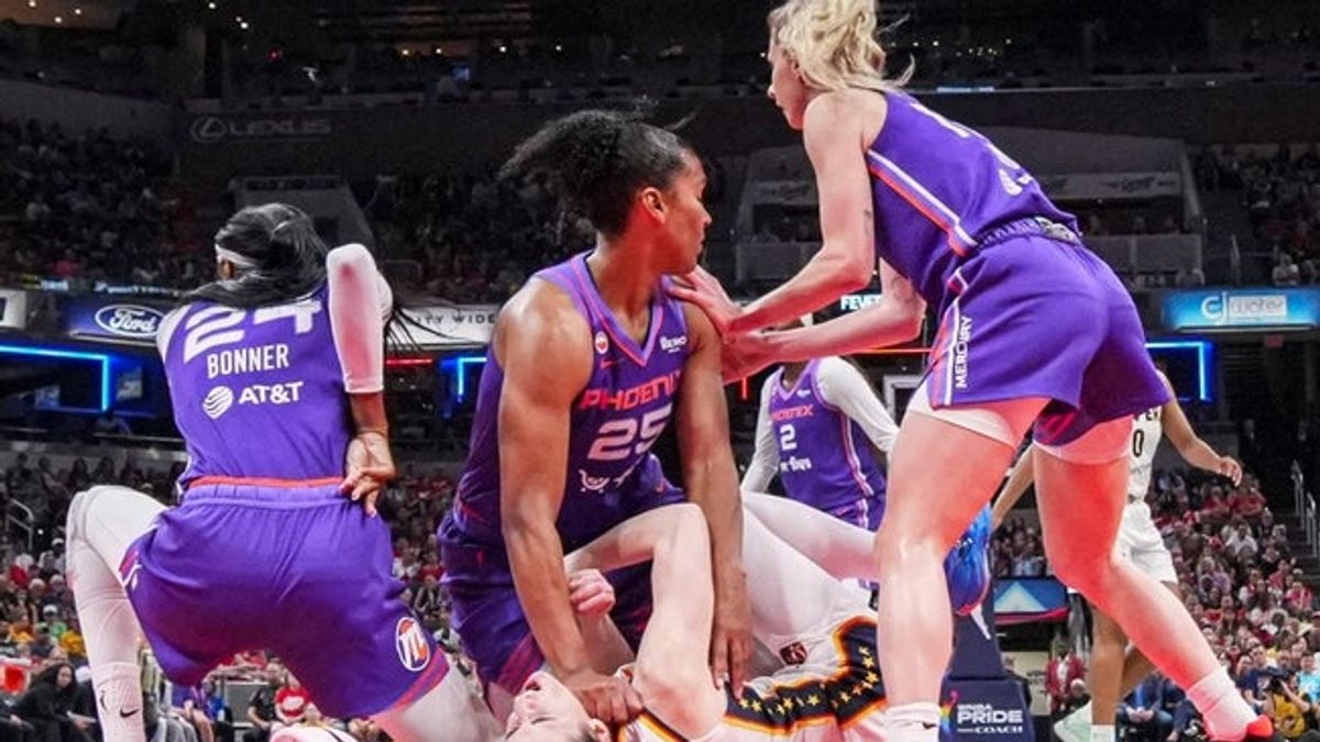 Η Alyssa Thomas του Mercury κατηγορεί τον Επίτροπο ότι παραμένει σιωπηλός εν μέσω απειλών Η Alyssa Thomas του Mercury κατηγορεί τον Επίτροπο ότι παραμένει σιωπηλός εν μέσω απειλών