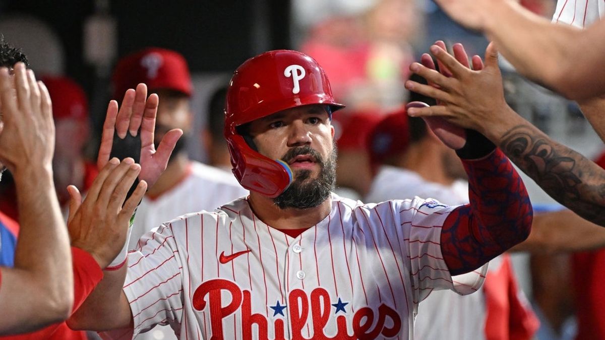 Ο Kyle Schwarber και ο Bryce Harper των Phillies στοχεύουν τους Reds