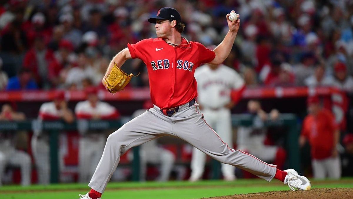 Ο πρωτάρης του Red Sox, Jake Bennett, εστιάζει στο να κρατά τις νυχτερίδες White Sox ήσυχες