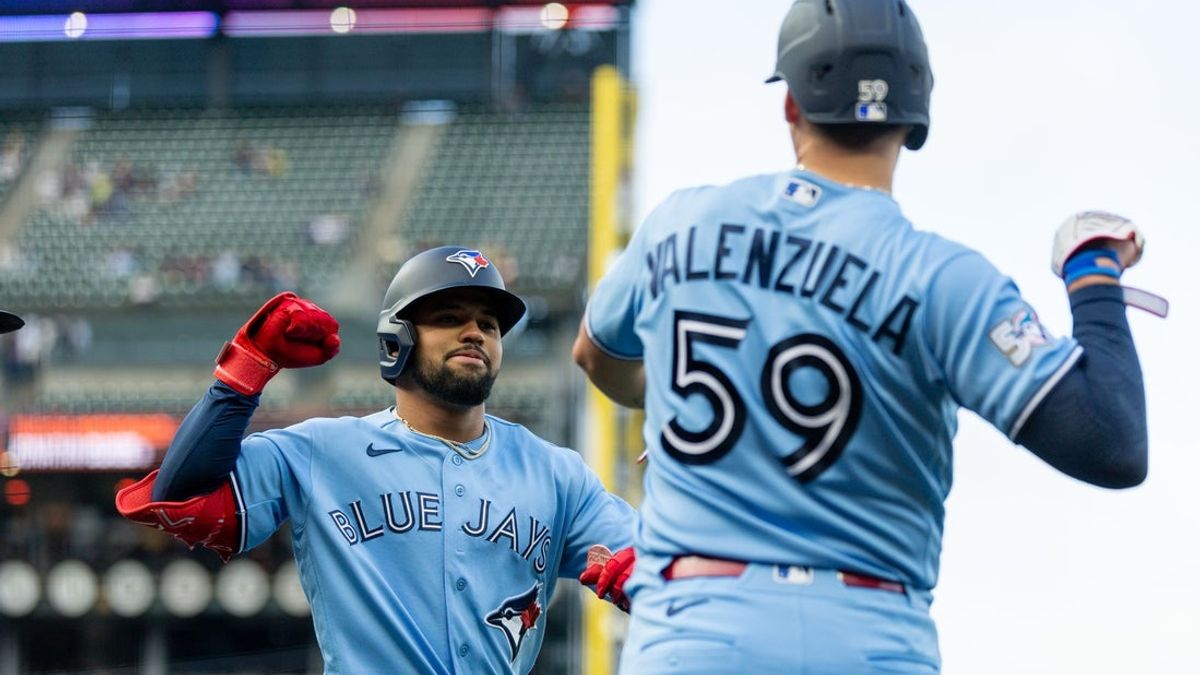 Το Surprise HR από τον Jonatan Clase ωθεί τον Jays να περάσει από τους Giants