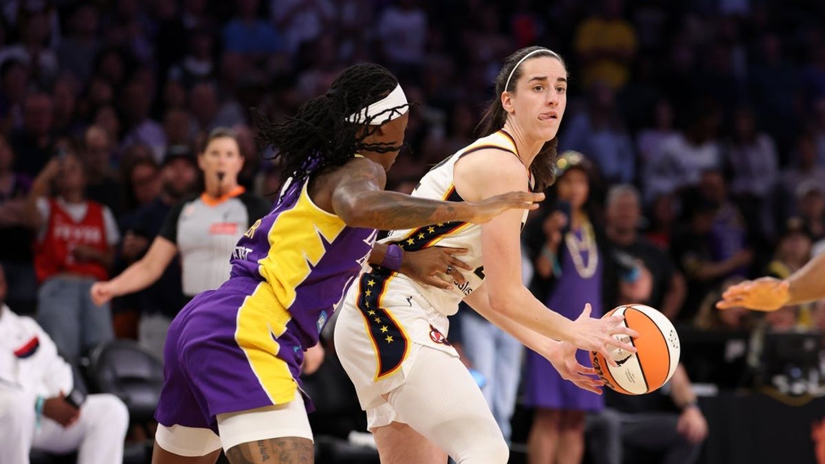 Nneka Ogwumike و Rae Burrell يقودان سباركس للفوز على Fever Nneka Ogwumike و Rae Burrell يقودان سباركس للفوز على Fever