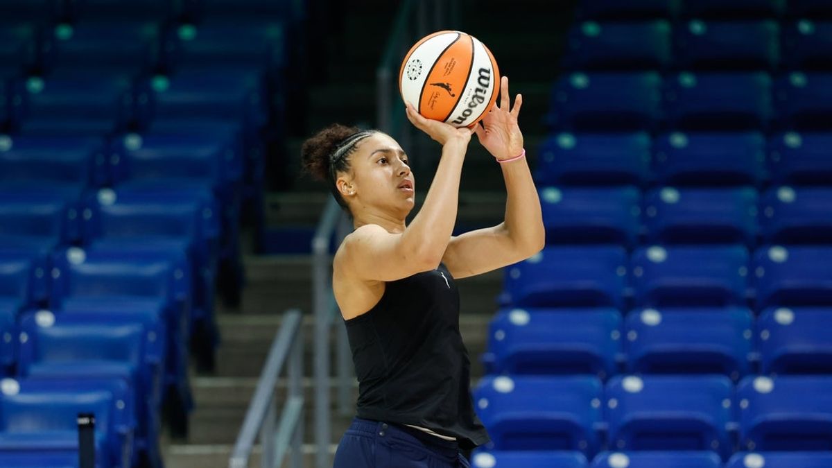Deadspin | Azzi Fudd lone rookie to compete in WNBA 3-point contest