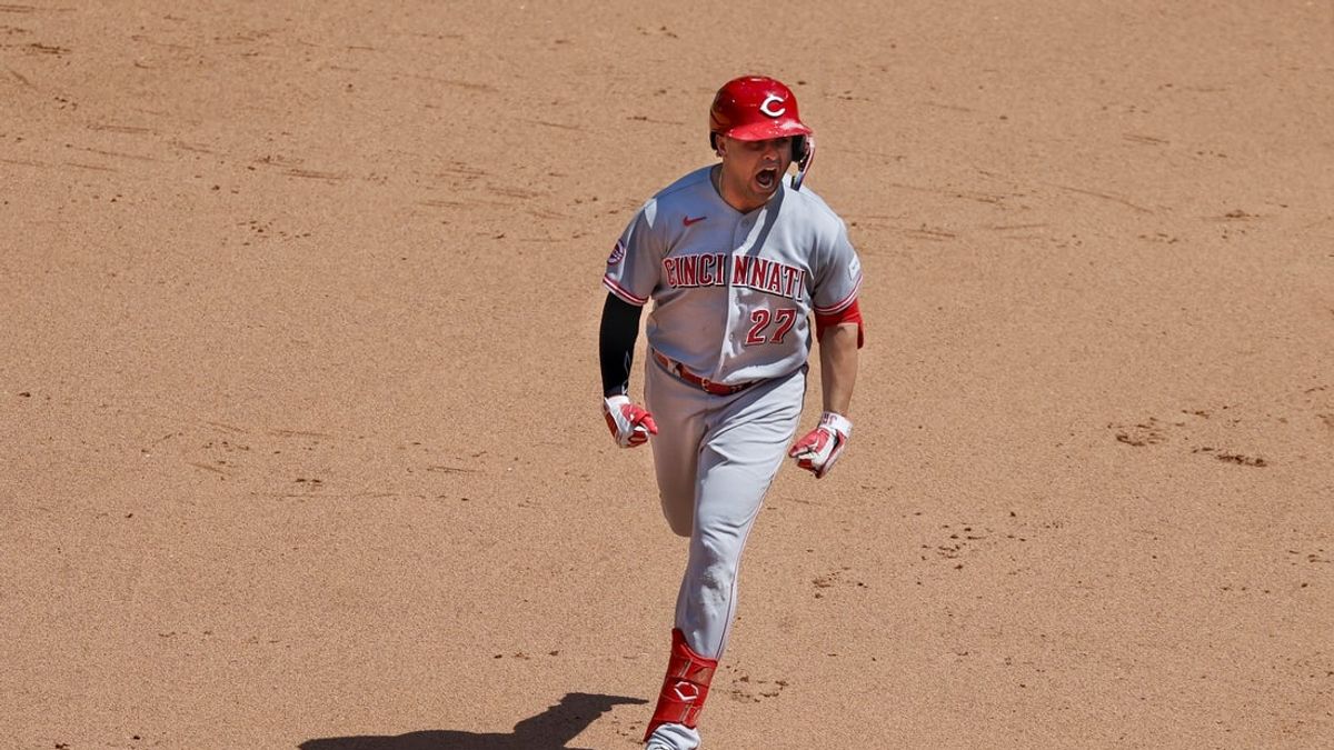  Sal Stewarts HR helps Reds defeat Mariners 