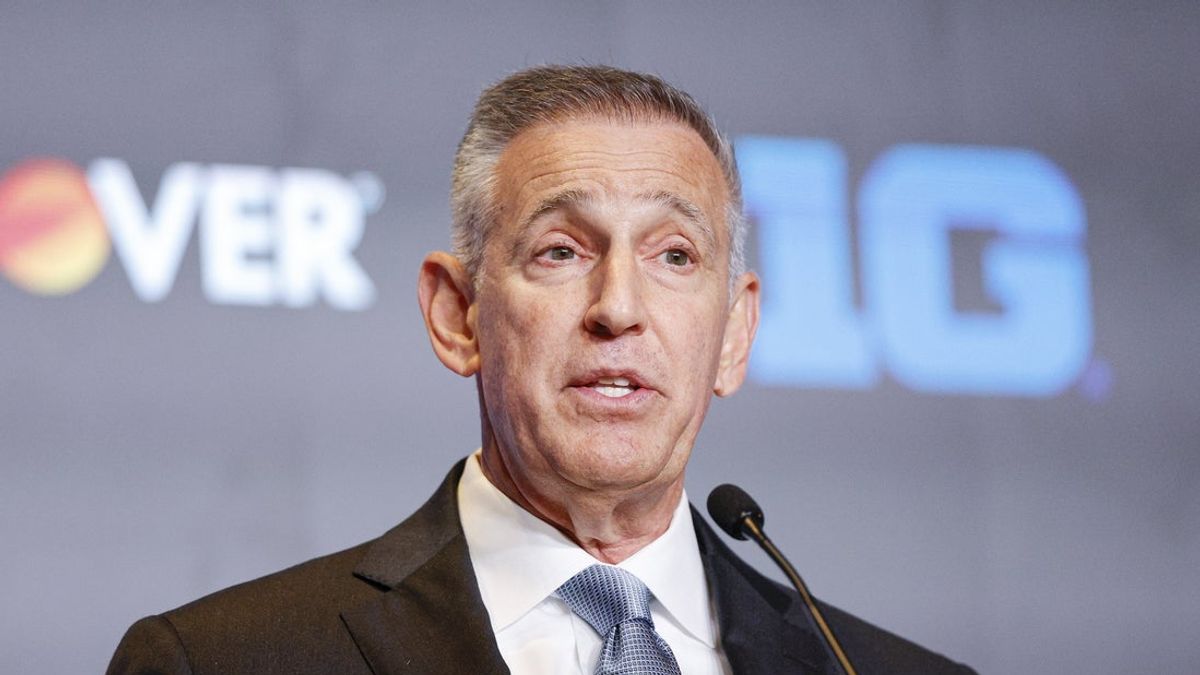 Big Ten extends contract of commissioner Tony Petitti to 2033 Big Ten extends contract of commissioner Tony Petitti to 2033