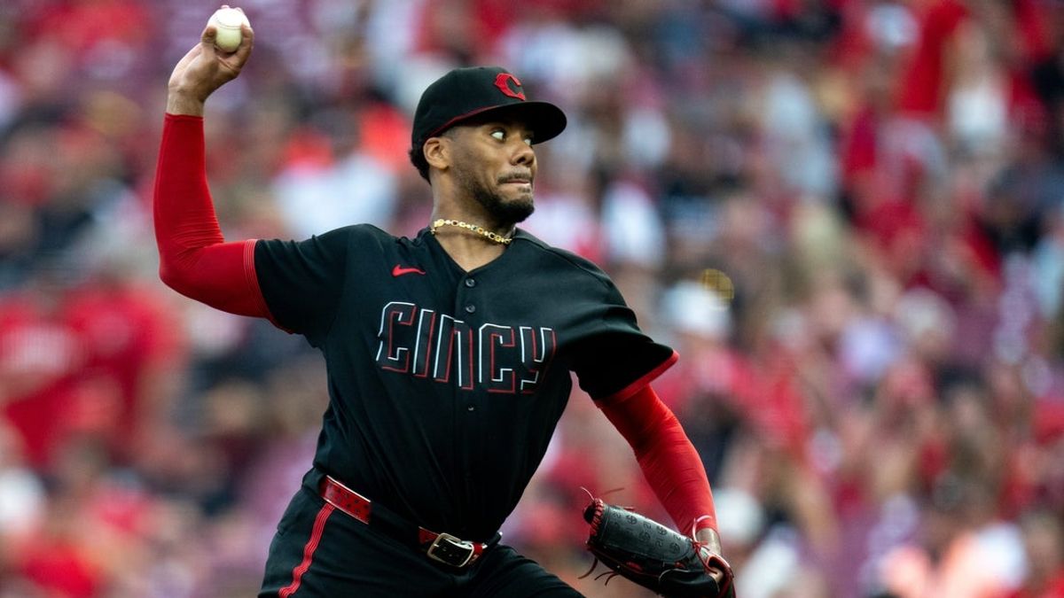 
            Reds RHP Hunter Greene (elbow) returns to injured list
        