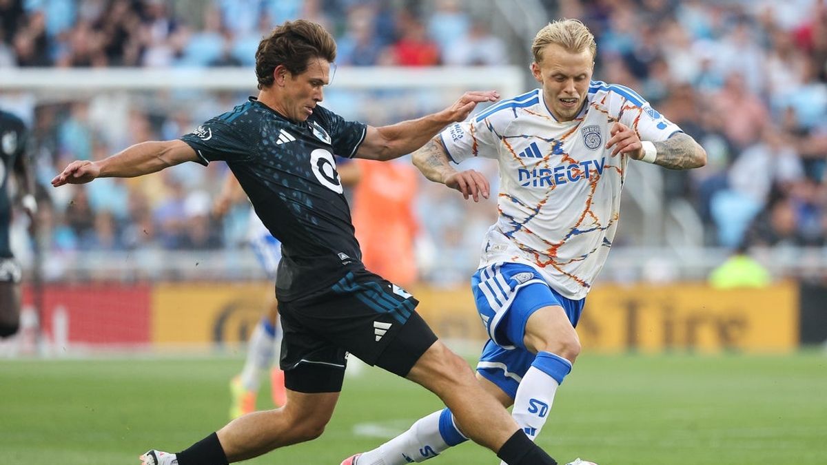 
            Anders Dreyer's PK pulls San Diego even with Minnesota
        