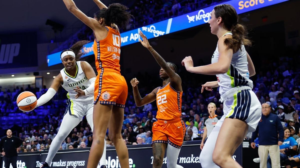 
            Wings' third-quarter surge puts away Sun
        