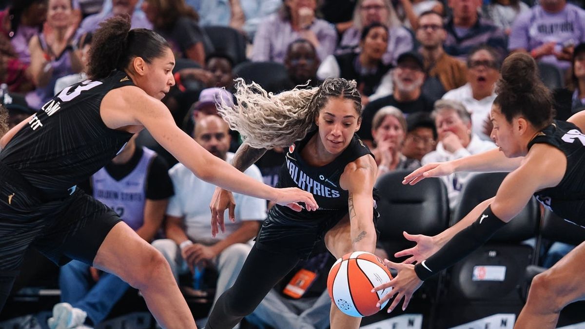 
            Janelle Salaun's scoring spurt propels Valkyries over slumping Tempo
        