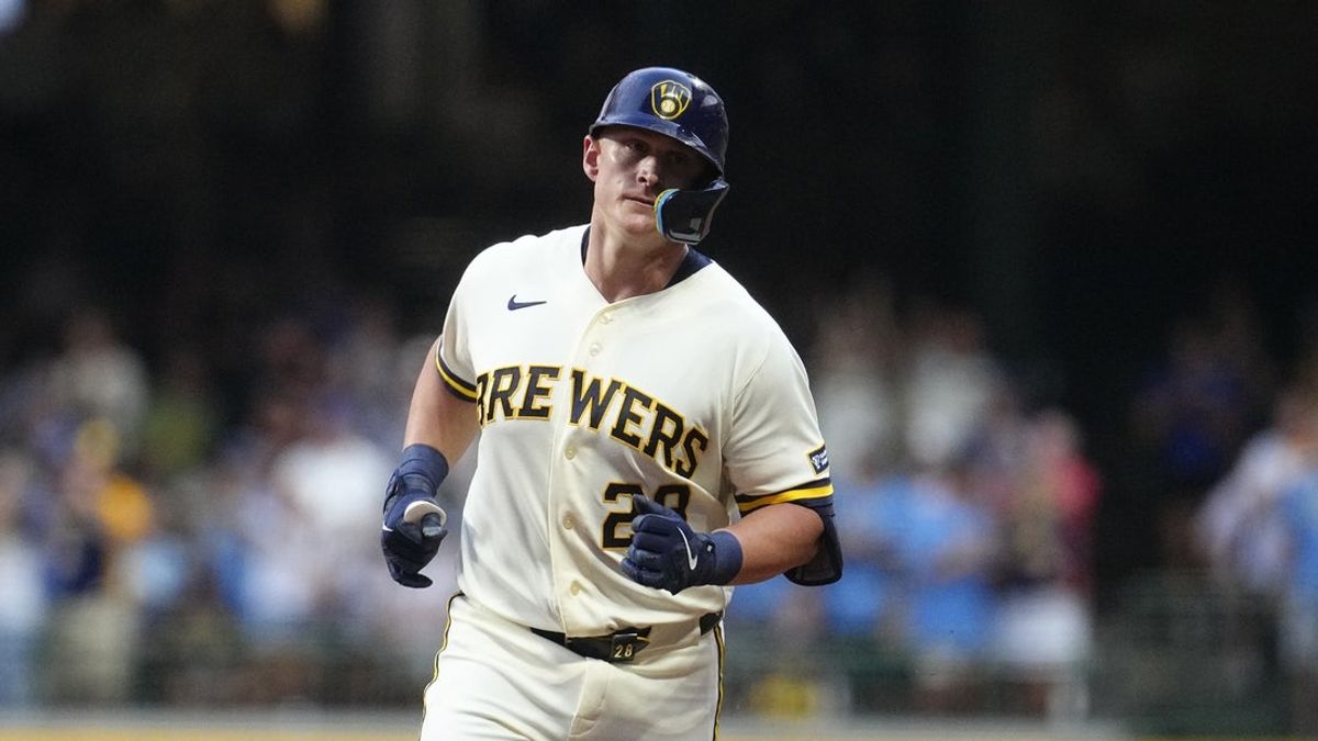  Brewers down Pirates, set team mark for fastest route to 70 wins 