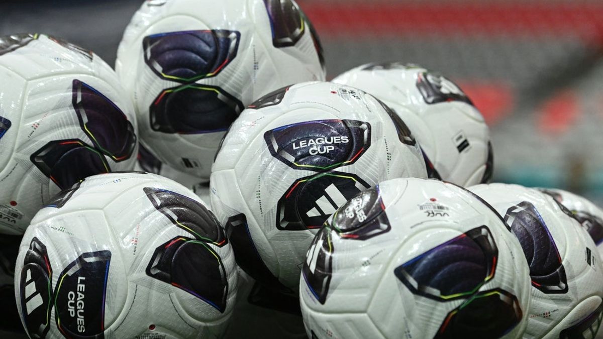 Crew acquire Chilean F Gonzalo Tapia on loan Crew acquire Chilean F Gonzalo Tapia on loan