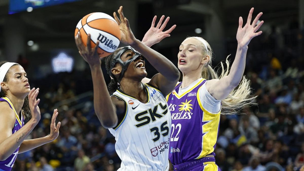  Balanced scoring effort propels Sky to win over Sparks 
