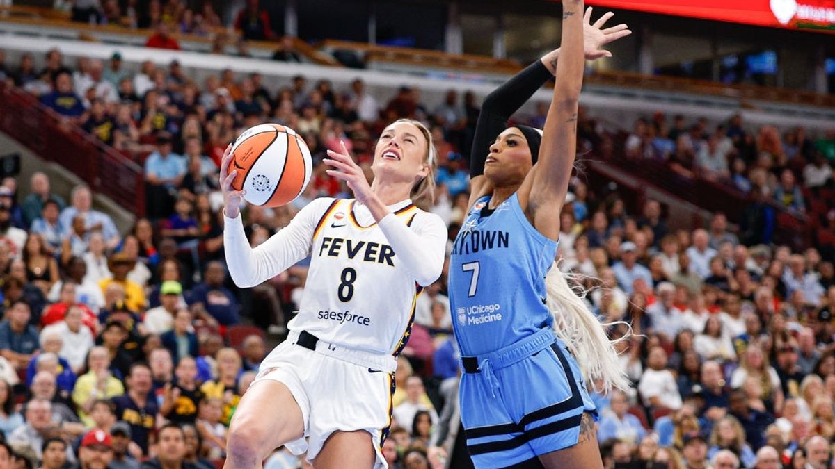 Skys DiJonai Carrington ejected for foul on Fevers Sophie Cunningham Skys DiJonai Carrington ejected for foul on Fevers Sophie Cunningham