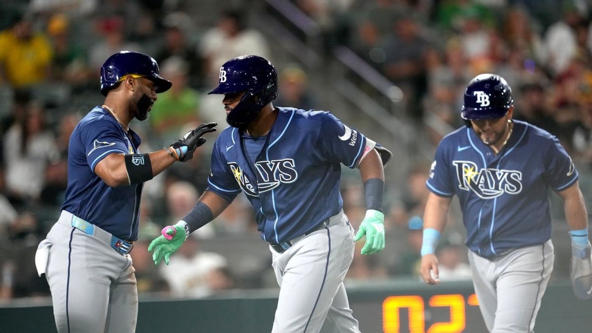 Rays score 8 runs in 8th, stun A’s in 7th straight win Rays score 8 runs in 8th, stun A’s in 7th straight win