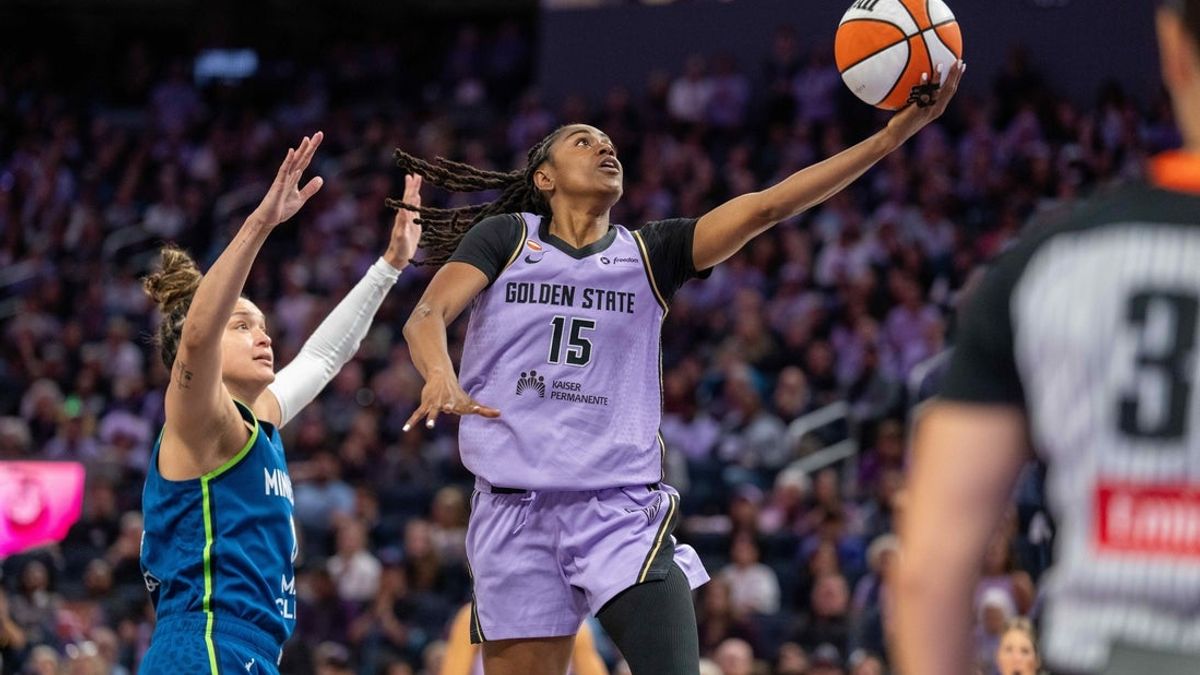  Playoff-bound Valkyries hit road, starting in Chicago 