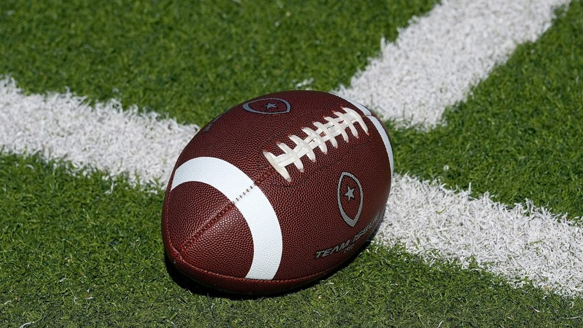  William Jewell RB MicahJo Barnett dies after medical emergency during game 