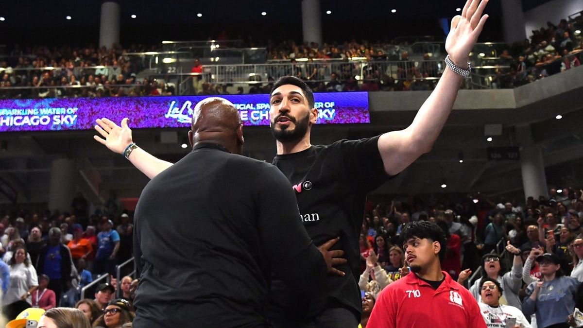 Former NBA player ejected after confrontation with Skys Natasha Cloud Former NBA player ejected after confrontation with Skys Natasha Cloud