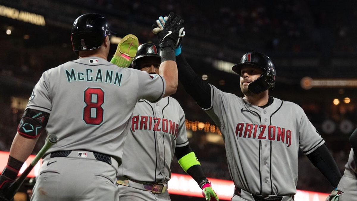  First-pitch homer, 2 other long balls send Diamondbacks past Giants 