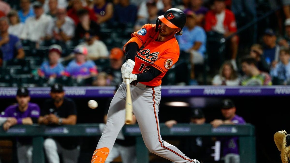 Colton Cowser's homer-stealing grab seals Orioles' win over Rockies