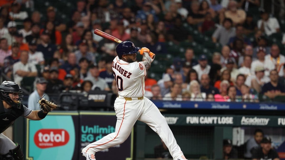  Nelson Velazquez breaks late scoreless tie, leads Astros past White Sox 
