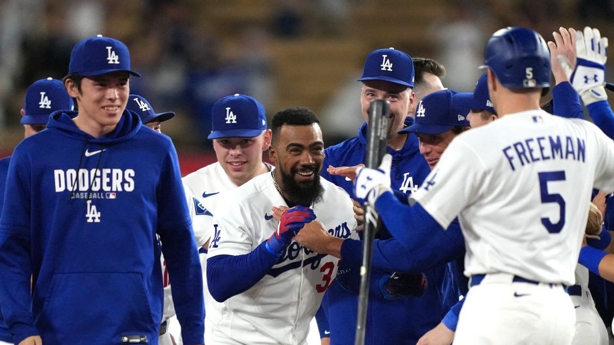  Teoscar Hernandezs walk-off 2-run double lifts Dodgers past Cardinals 