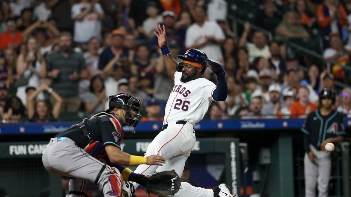 Deadspin | Diamondbacks get past Astros in 10 innings