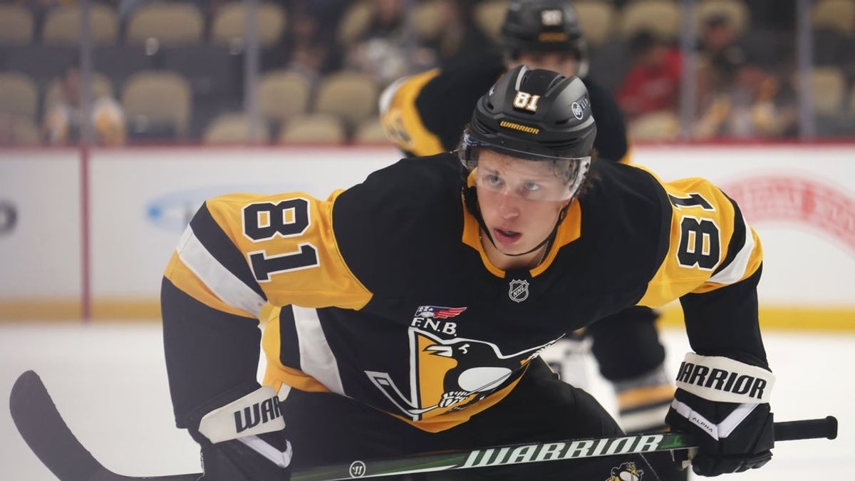 Penguins F Ben Kindel back in Pittsburgh after fainting on team plane Penguins F Ben Kindel back in Pittsburgh after fainting on team plane