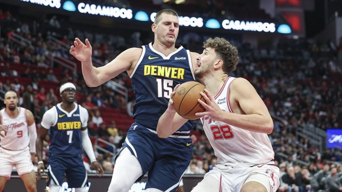 Deadspin | Rockets protect home court against cold-shooting Nuggets
