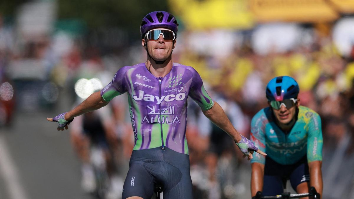 Ο Mauro Schmid κερδίζει την πρώτη νίκη του Tour de France στο λοφώδες στάδιο 13