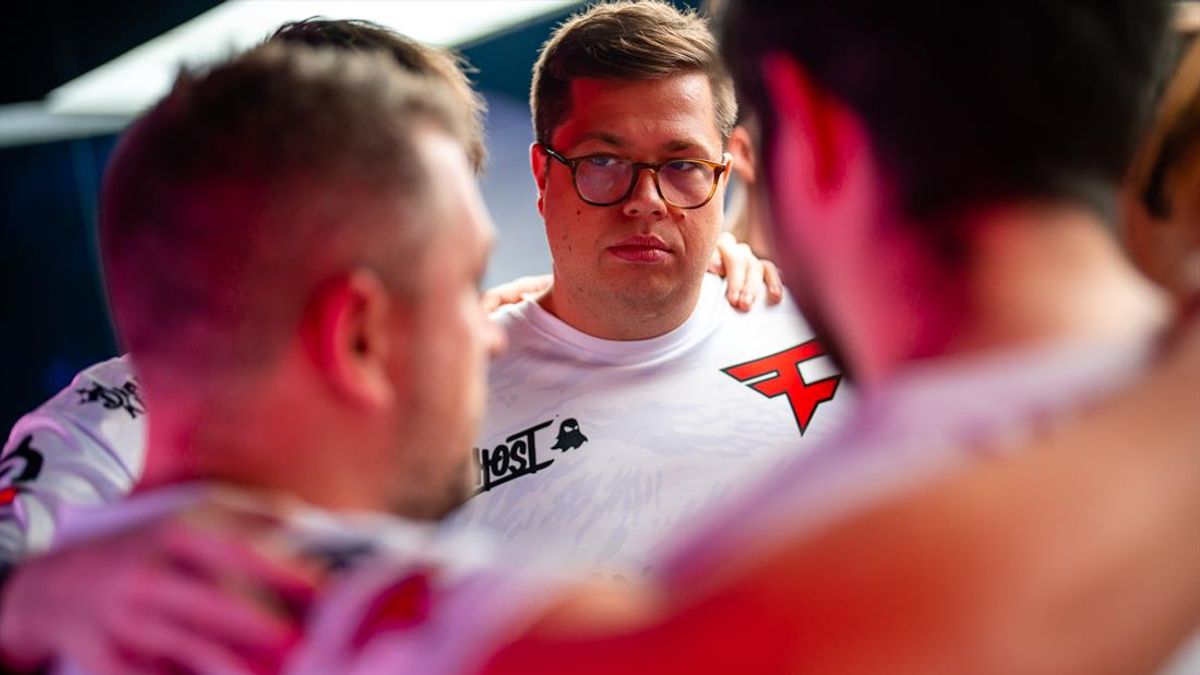 Deadspin | FaZe Clan, G2 Esports advance at BLAST Premier: Fall Final