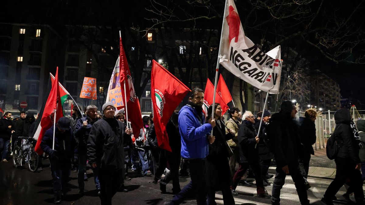 Deadspin | Protests prevalent in Milan ahead of Olympics' opening ceremony
