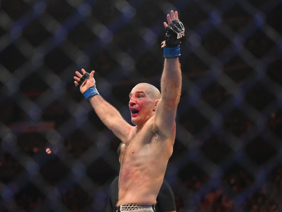Deadspin | Sean Strickland hands Khamzat Chimaev first loss