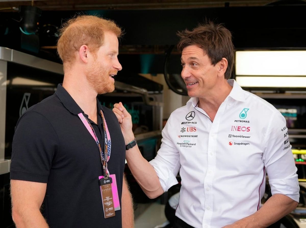 Mercedes principal Toto Wolff signs 3-year extension