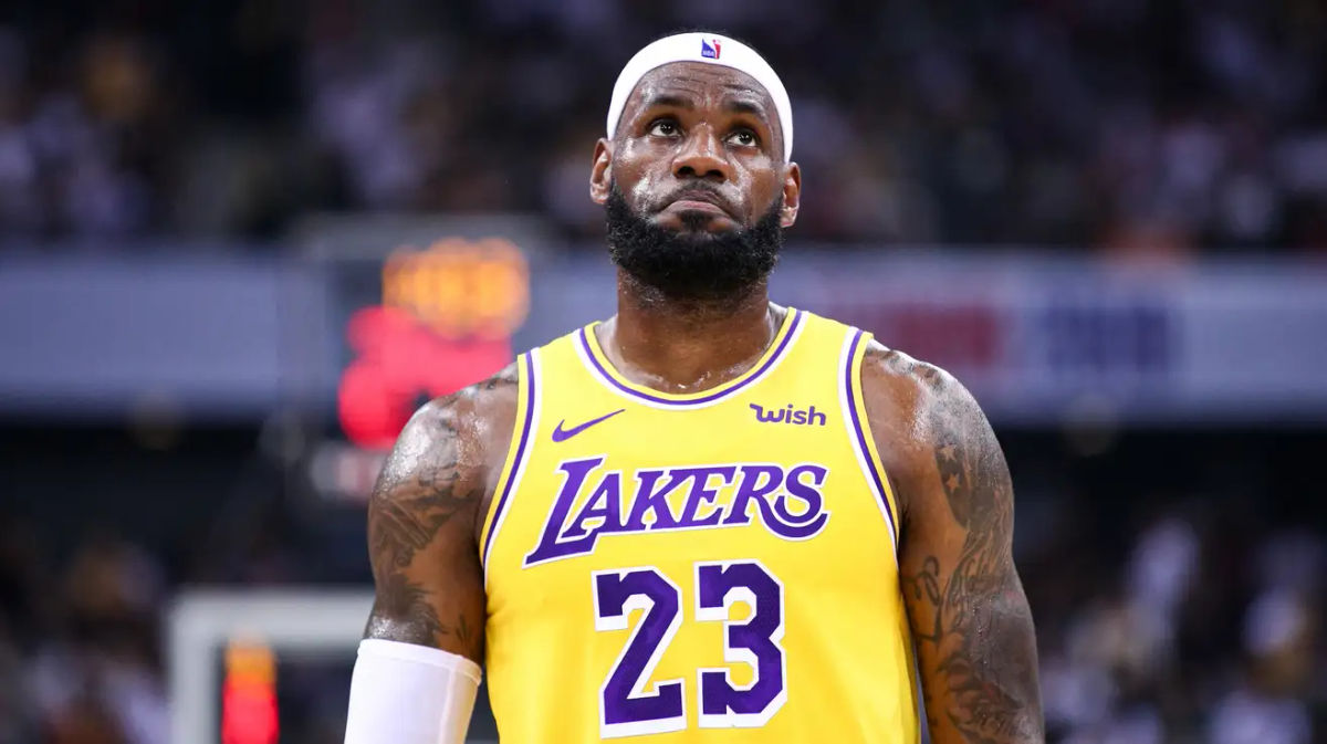 LeBron James Needs To Get The Hell Away From The Los Angeles Lakers 