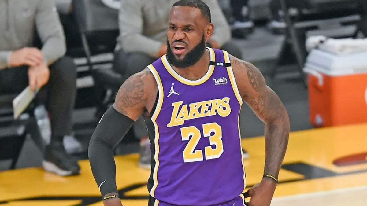 LeBron James is back again with the Los Angeles Lakers. Photo source: Getty Images