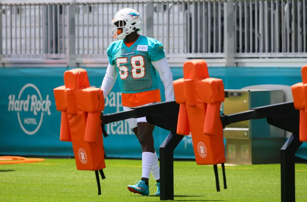 Jun 4, 2024; Miami Gardens, FL, USA; Miami Dolphins linebacker Shaquil Barrett (58) works out during mandatory minicamp at Baptist Health Training Complex. Mandatory Credit: Sam Navarro-USA TODAY Sports