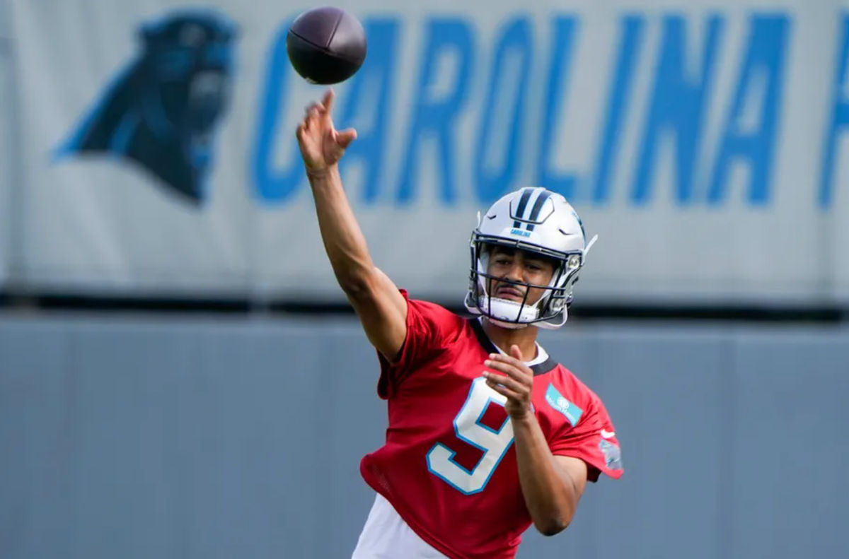 Bryce. Young lanza en la práctica de los Carolina Panthers | Fuente de la foto: AP