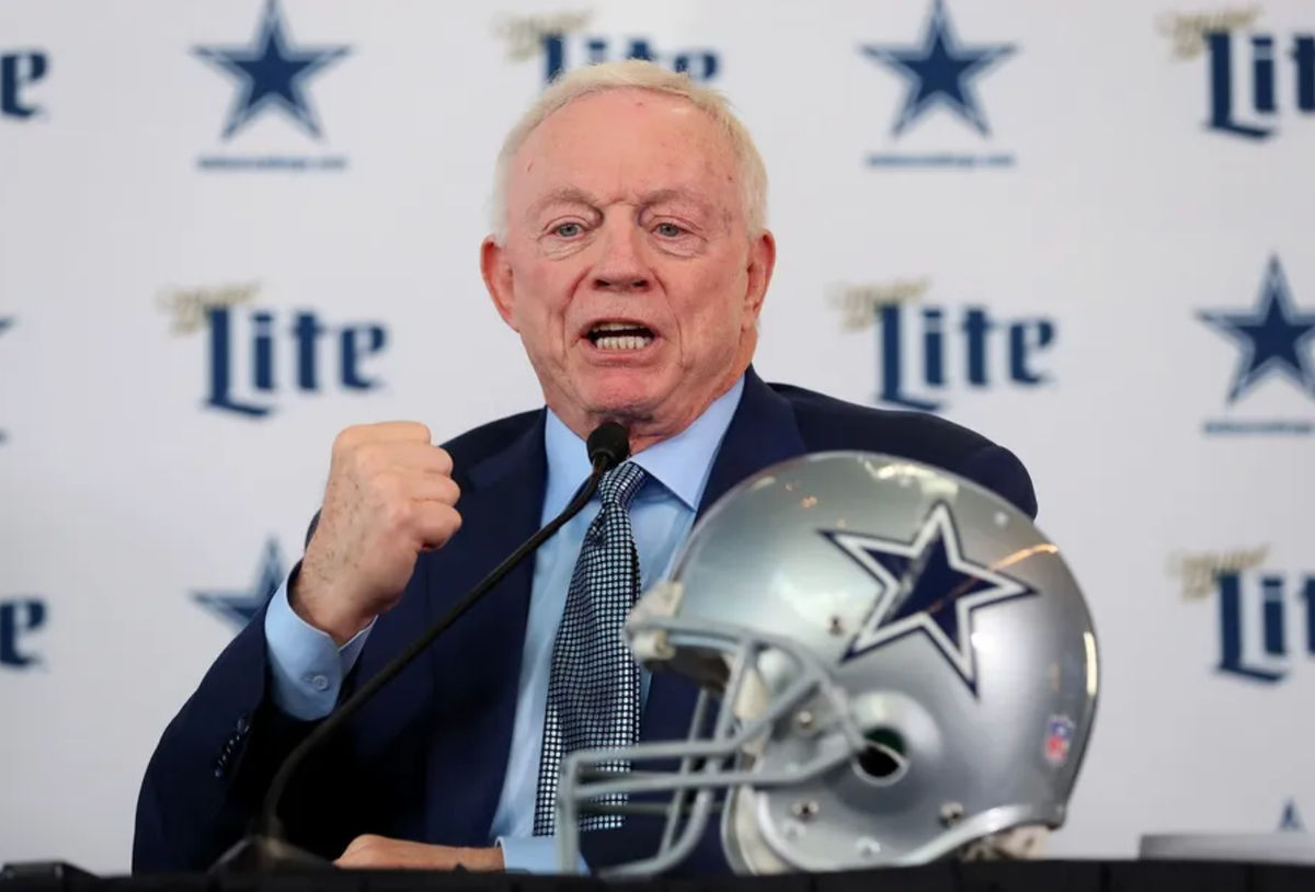 Jerry Jones tiene muchas situaciones contractuales que resolver con los Dallas Cowboys. fuente: Getty Images