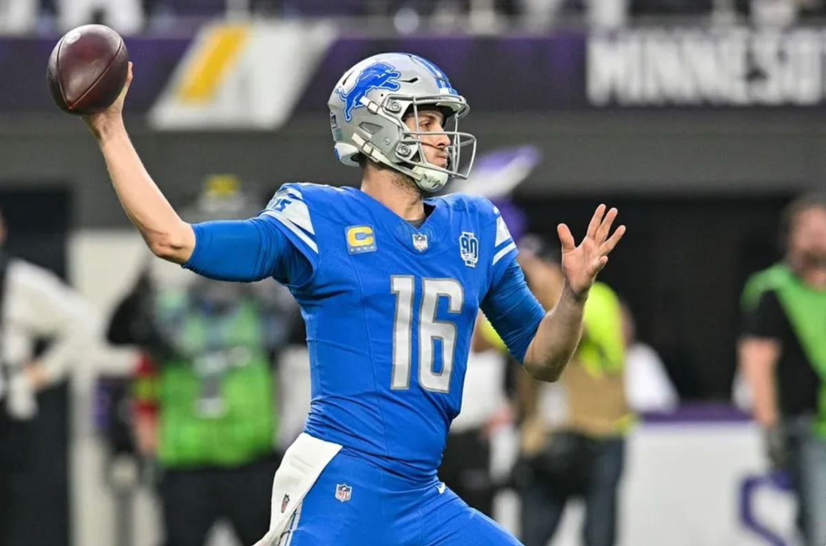 Dec 24, 2023; Minneapolis, Minnesota, USA; Detroit Lions quarterback Jared Goff (16) throws a pass against the Minnesota Vikings during the game at U.S. Bank Stadium. credits: Jeffrey Becker-USA TODAY Sports
