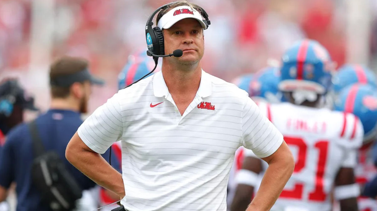O técnico principal da Ole Miss, Lane Kiffin. fonte: Getty Images