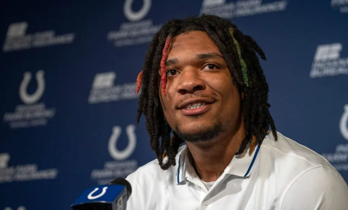 El mariscal de campo de los Indianapolis Cots, Anthony Richardson, habla con los medios el jueves 11 de enero de 2024 en el Indiana Farm Bureau Football Center, el Colts Complex. Créditos: Kelly Wilkinson/IndyStar/USA TODAY NETWORK