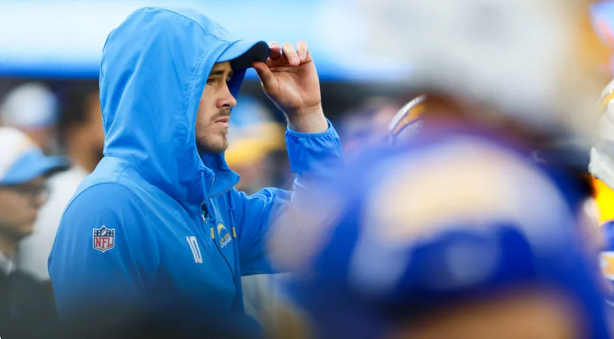 La lesión de Justin Herbert no es la única razón para evitar seleccionarlo. Fuente: Getty Images
