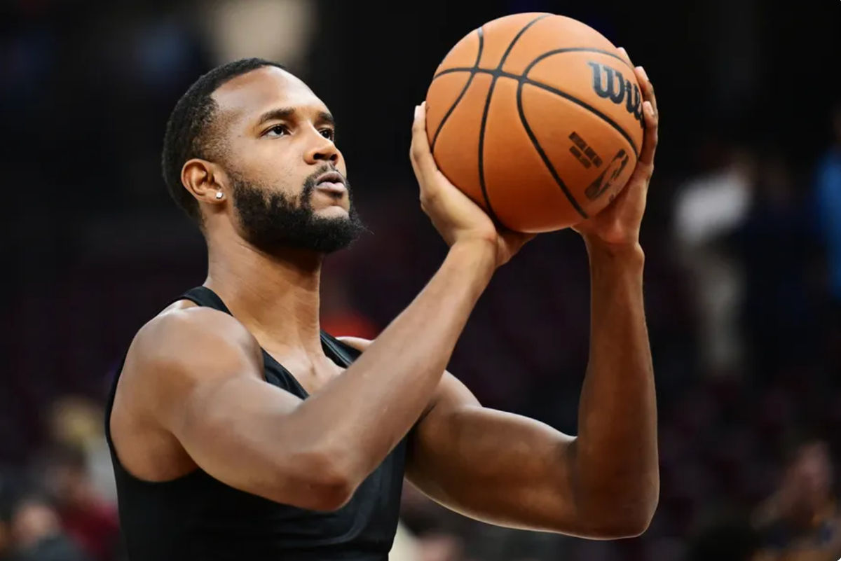 Oct 30, 2024; Cleveland, Ohio, USA; Cleveland Cavaliers forward Evan Mobley (4) warms up before the game between the Cavaliers and the Los Angeles Lakers at Rocket Mortgage FieldHouse. Mandatory Credit: Ken Blaze-Imagn Images