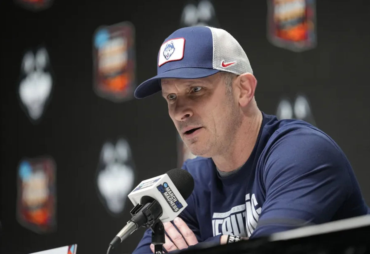 Apr 5, 2024; Glendale, AZ, USA; Connecticut Huskies head coach Dan Hurley speaks at a press conference during practice before the 2024 Final Four of the NCAA Tournament at State Farm Stadium. Mandatory Credit: Michael Chow/Arizona Republic-Imagn Images