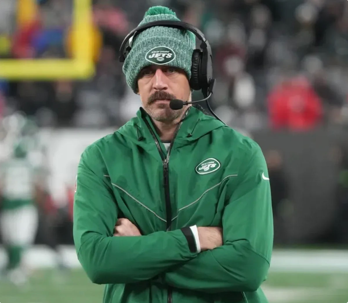 East Rutherford, NJ, 3 de diciembre de 2023: Aaron Rodgers de los Jets en la banca, al final de la segunda mitad. Los Atlanta Falcons vencieron a los NY Jets por 13-8 en el MetLife Stadium el 3 de diciembre de 2023 en East Rutherford, NJ. Créditos: Chris Pedota, NorthJersey.com / USA TODAY NETWORK