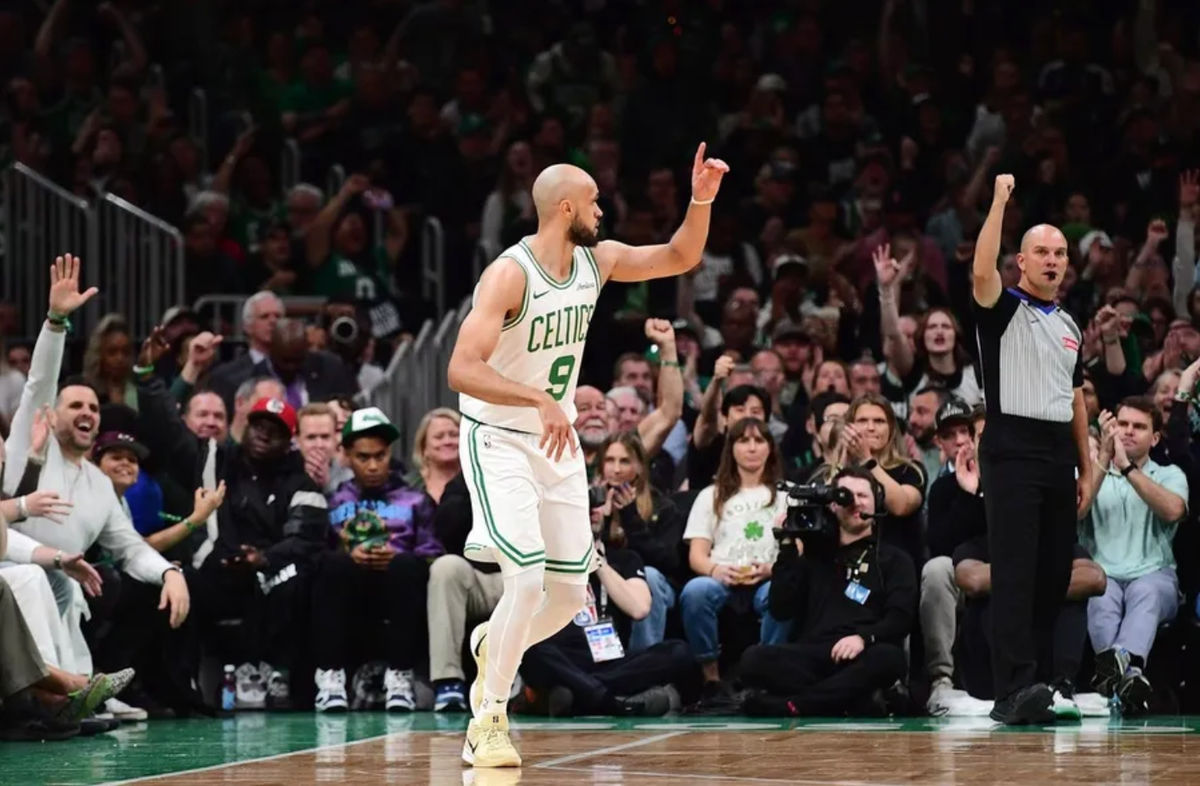 20 de abril de 2025; Boston, Massachusetts, EUA; O armador do Boston Celtics, Derrick White (9), reage após converter uma cesta de três pontos durante o primeiro tempo contra o Orlando Magic no TD Garden. Crédito obrigatório: Bob DeChiara-Imagn Images