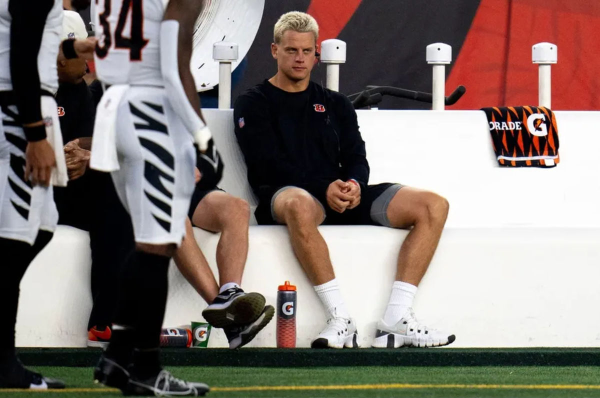 Cincinnati Bengals quarterback Joe Burrow (9) sits on the bench in the first quarter of the NFL preseason game between the Cincinnati Bengals and the Indianapolis Colts at Paycor Stadium in Cincinnati on Thursday, Aug. 22, 2024. PHOTO USA TODAY SPORTS IMAGES