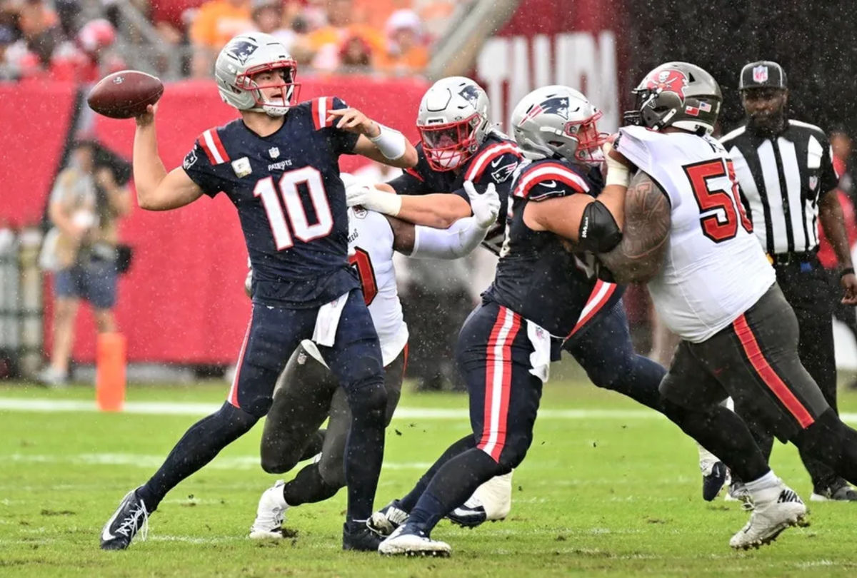 Nov 9, 2025; Tampa, Florida, USA; New England Patriots quarterback Drake Maye (10) throws downfield during the first quarter against the Tampa Bay Buccaneers at Raymond James Stadium. Mandatory Credit: Jonathan Dyer-Imagn Images