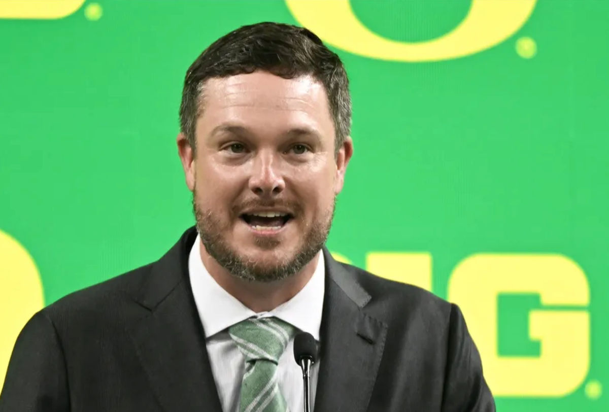 Jul 25, 2024; Indianapolis, IN, USA; Oregon Ducks head coach ??Dan Lanning speaks to the media during the Big 10 football media day at Lucas Oil Stadium. Mandatory Credit: Robert Goddin-USA TODAY Sports