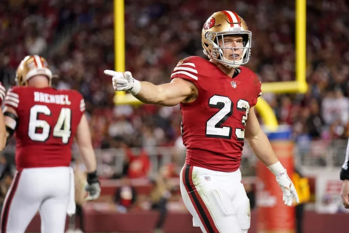 25 de diciembre de 2023; Santa Clara, California, EE. UU.; El corredor de los San Francisco 49ers, Christian McCaffrey (23), reacciona después de una jugada contra los Baltimore Ravens en el tercer cuarto en el Levi's Stadium. Créditos: Cary Edmondson-USA TODAY Sports