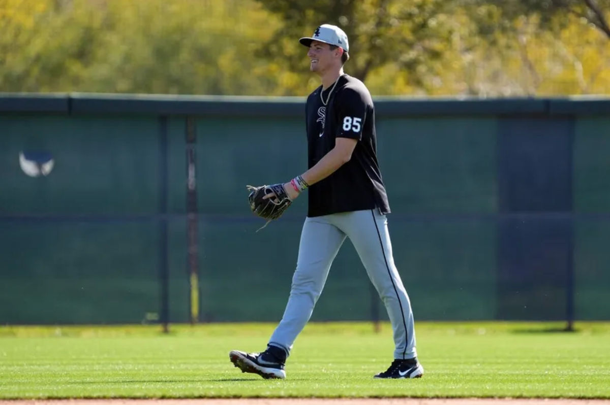 Feb 19, 2024; Glendale, AZ, USA; Chicago White Sox infielder Colson Montgomery (85) performs a drill during a Spring Training workout at Camelback Ranch Mandatory Credit: Joe Camporeale-Imagn Images